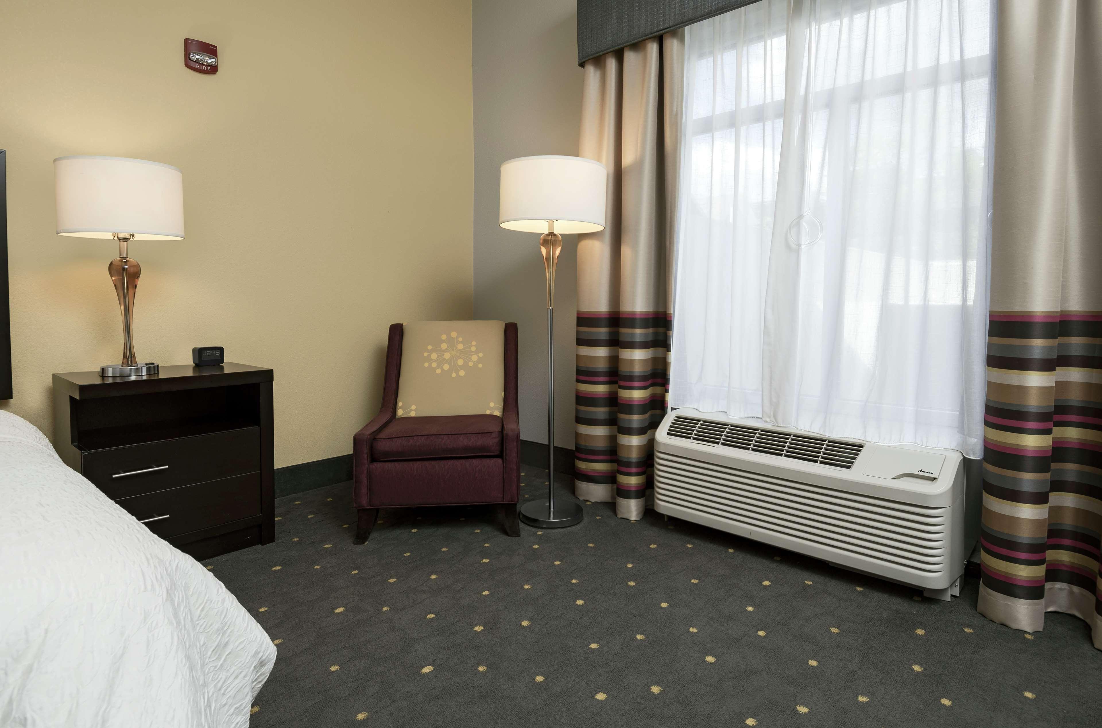 Hampton Inn & Suites - Raleigh Downtown Zewnętrze zdjęcie